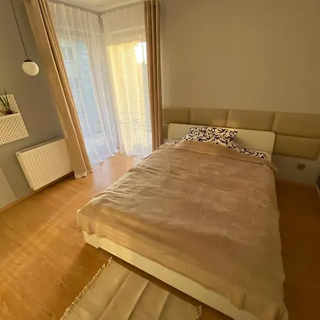 Nowy Ohivi Lägenhet